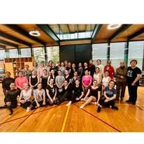 Grupo de estudiantes de danza